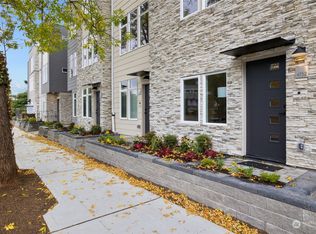 4752 Greenlake Way N, Seattle, WA 98103