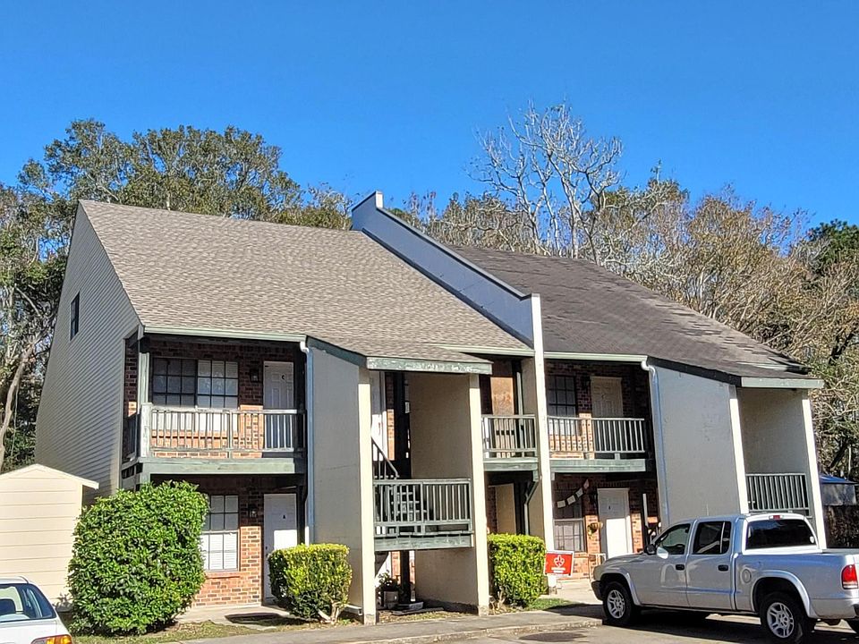 1st image of 120 N Meyers Dr