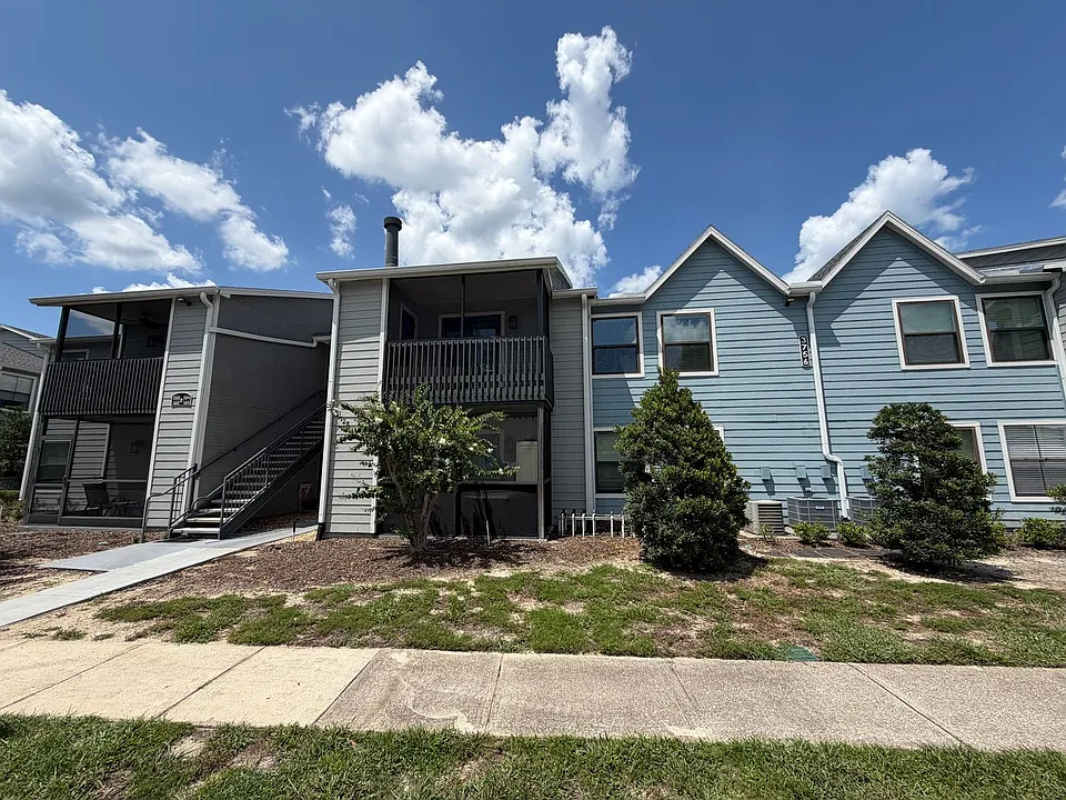3756 Idlebrook Cir #204