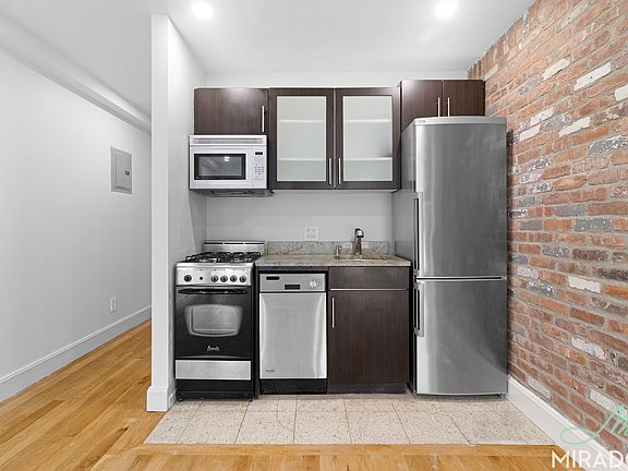 4th image of 636 E 11th St APT 3c