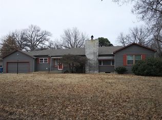 1320 W Hibbard St, Coffeyville, KS 67337