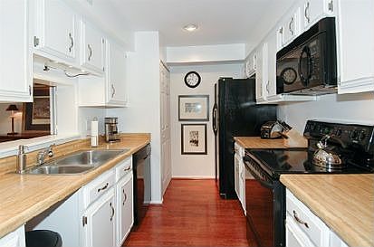 5th image of 740 Saint Andrews Ln APT 24