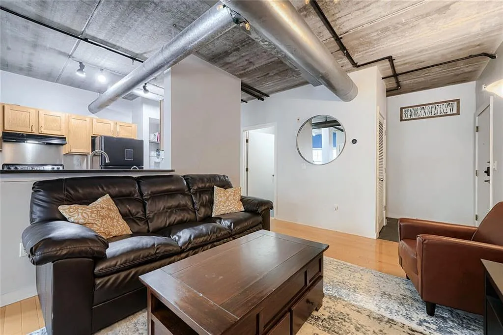2 bed, 2.0 bath, 1181 sqft, $2,700 — Photo 3