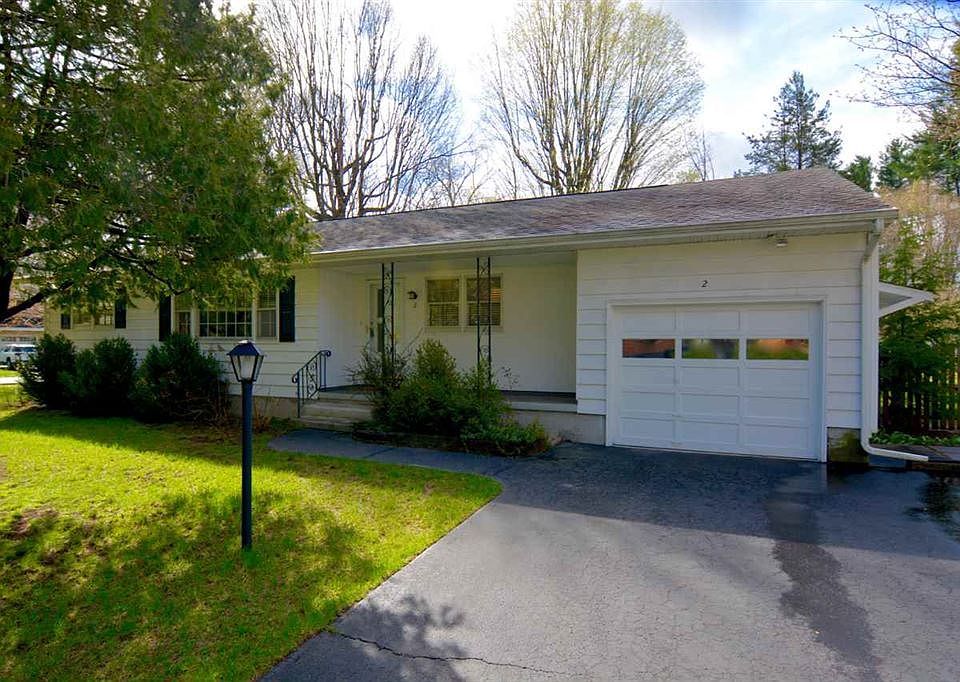 1st image of 2 Roberts Ln