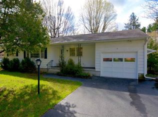 2 Roberts Ln, Saratoga Springs, NY 12866