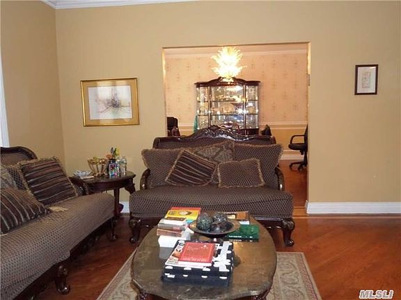 5th image of 817 Caffrey Ave