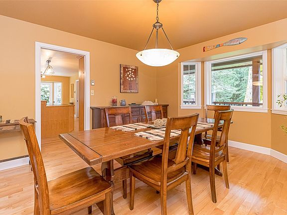 5th image of 2366 Losee Rd