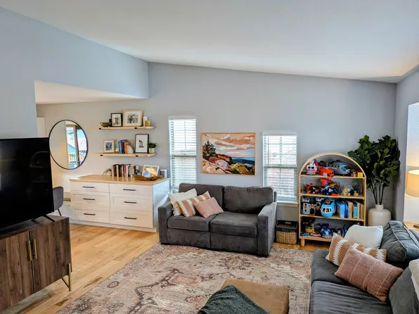 182 Mountain Cloud Cir, Highlands Ranch, CO 80126