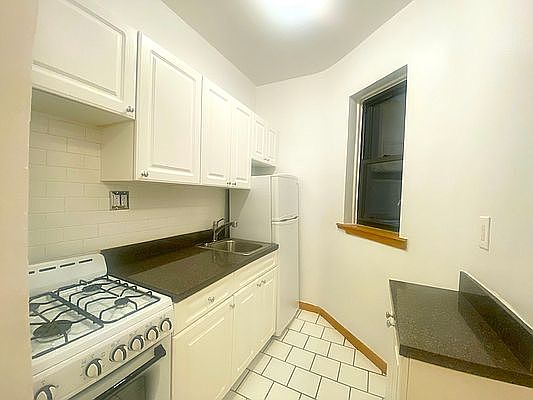 4th image of 65 Downing St APT 2C