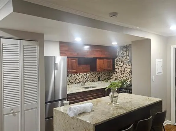 319 Barrow Street image 1 of 9