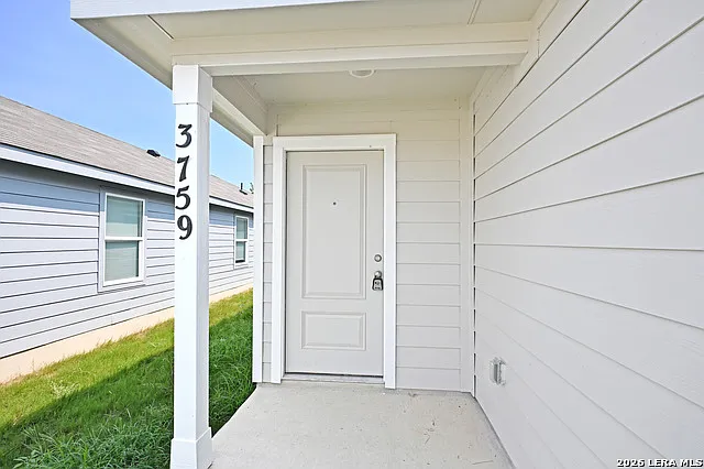 4 bed, 2.0 bath, 1483 sqft, $1,575 — Photo 2