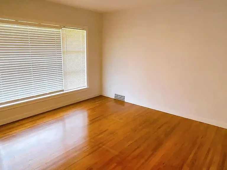 2308 Jefferson Ave — Photo 8