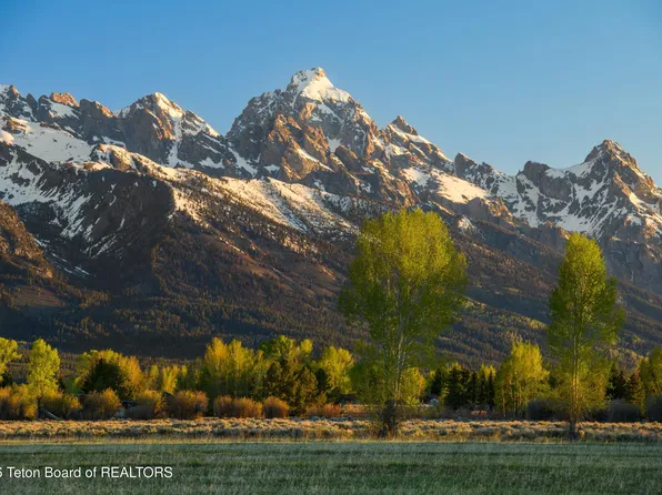 805 E Oatgrass Rd, Jackson, WY 83001