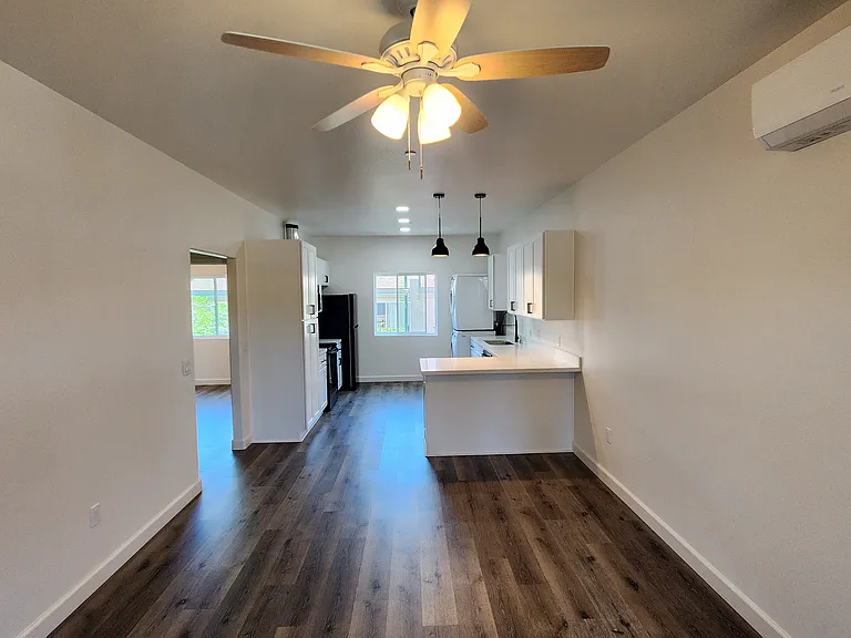 728 W 1st Ave #201 — Photo 3