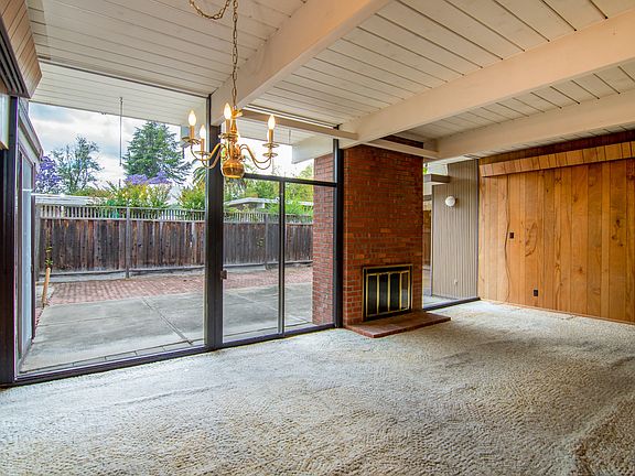 4th image of 4052 Scripps Ave