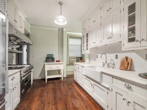 790 Riverside Drive image 5 of 10