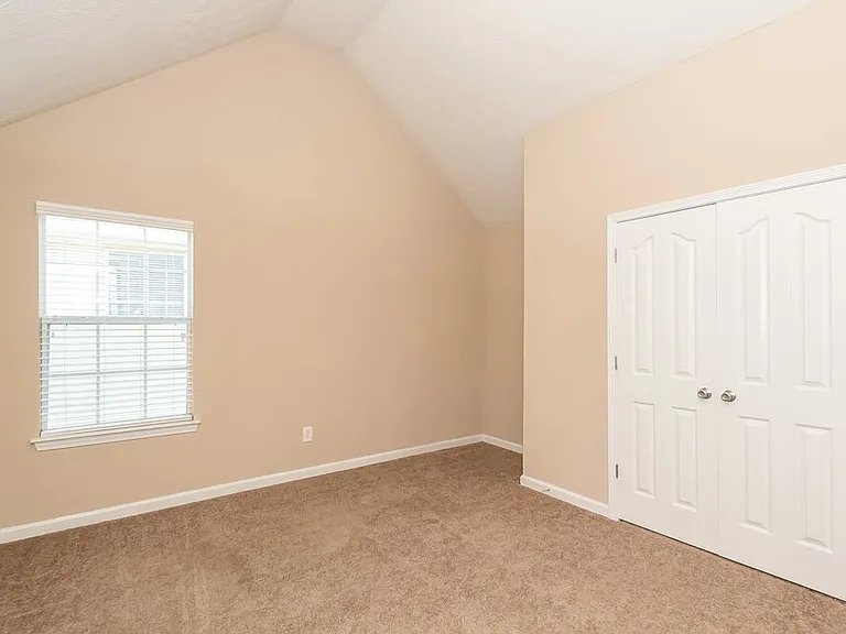 86 Saint Charles Pl — Photo 11