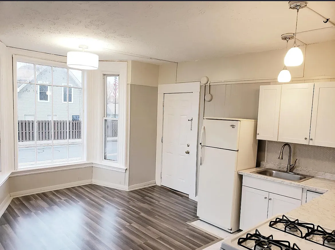 Building Photo - 40 Amherst St #2
