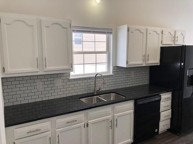 1st image of 3609 Thornhill Cir W