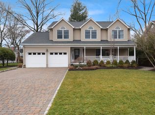 27 Oxford Ct, Ramsey, NJ 07446