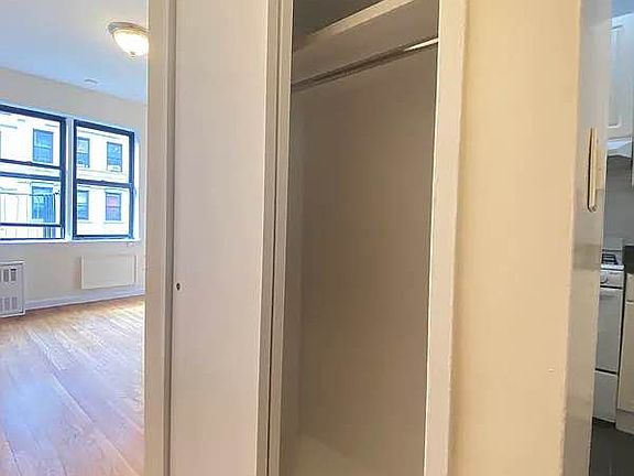 3rd image of 211 E 89th St APT A14
