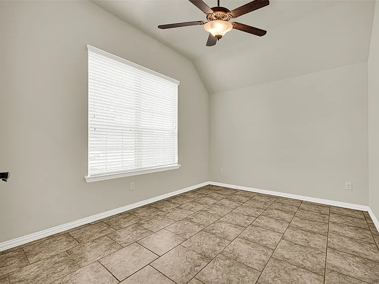 2414 Willow Fall Ln — Photo 19