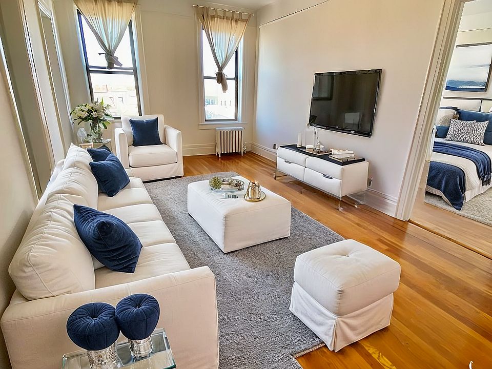 1st image of 2563 42nd St APT 4