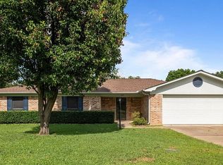 608 Craig Dr, Palestine, TX 75803