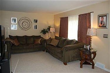 2nd image of 2890 Howell Dr