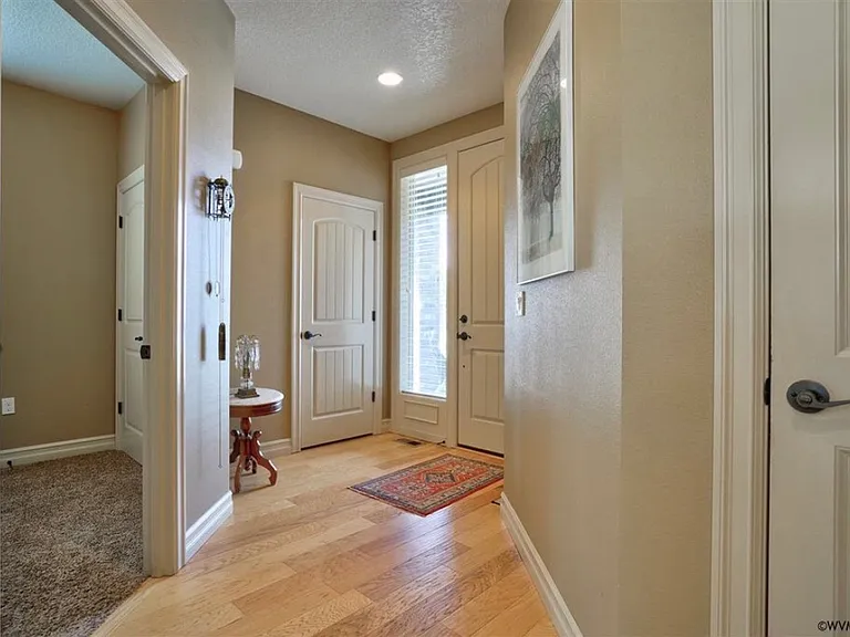 2689 Broadway St NW — Photo 3