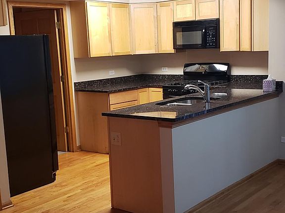2nd image of 407 S Oak Park Ave APT J