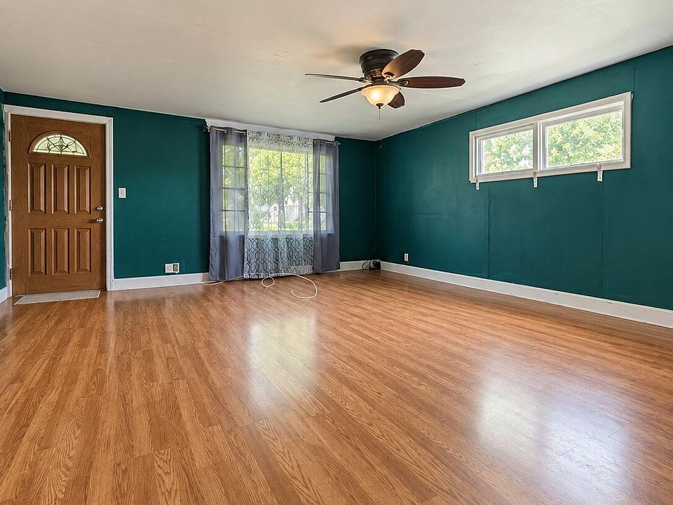 2nd image of 303 E South St