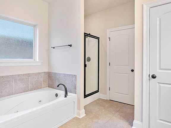3rd image of 1713 Orchard Dr