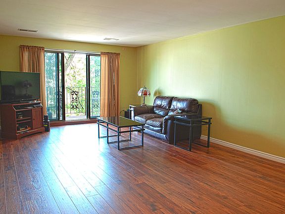 3rd image of 5501 Lincoln Ave Unit 401