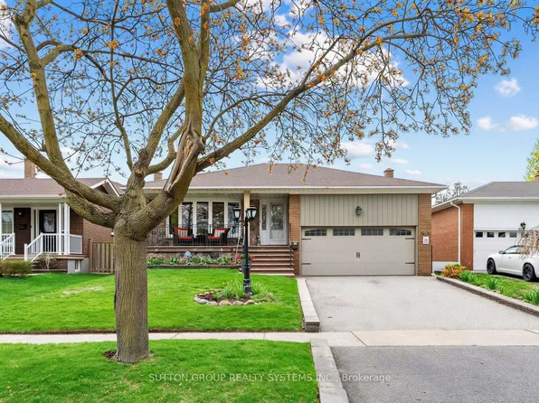 228 Chantenay Dr, Mississauga, ON L5A 1E4