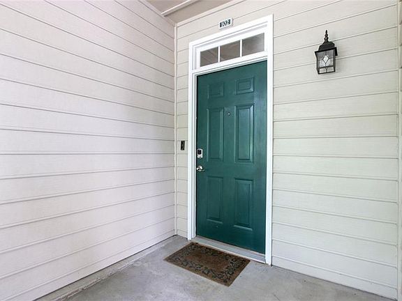 3rd image of 102 Vinings Forest Cir SE