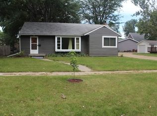 618 NW 3rd St, Madison, SD 57042