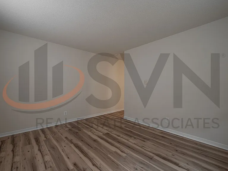 910 Fiske St — Photo 9