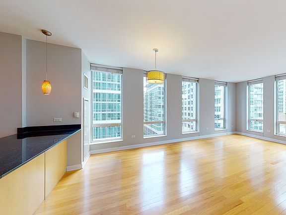 2nd image of 1250 S Michigan Ave APT 1002