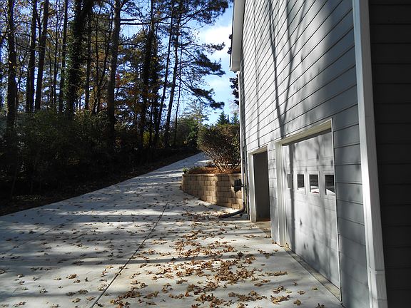 3rd image of 3950 Benton Way