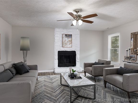5th image of 1036 Leslie Dr