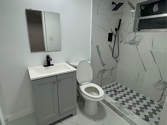 3rd image of 433 NW 8th Ave #1