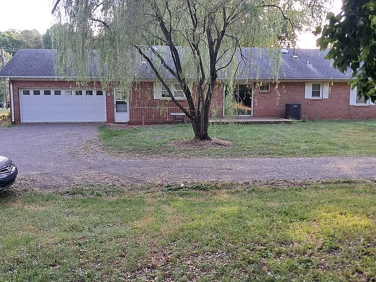200 Redland Rd — Photo 2