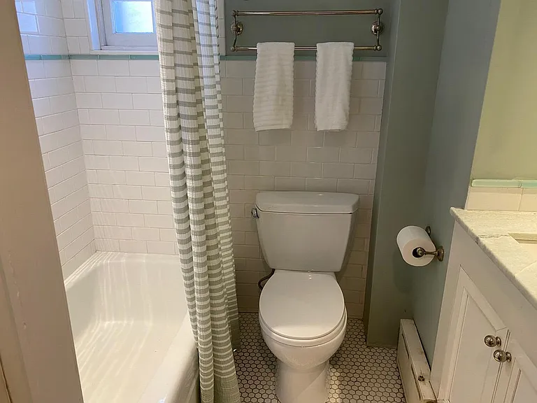 1225 Waverly Walk — Photo 9