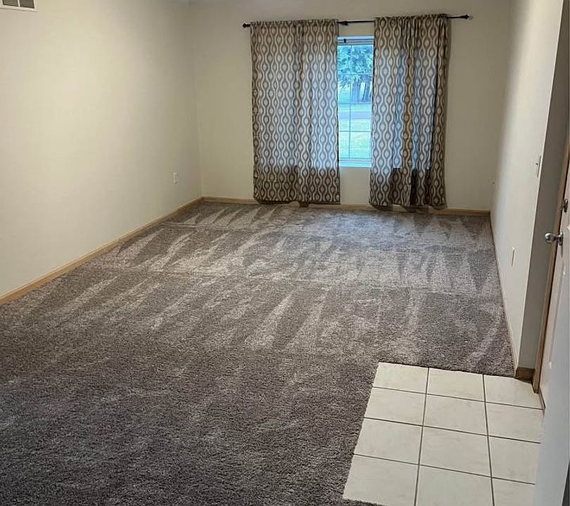 1st image of 608 Main St