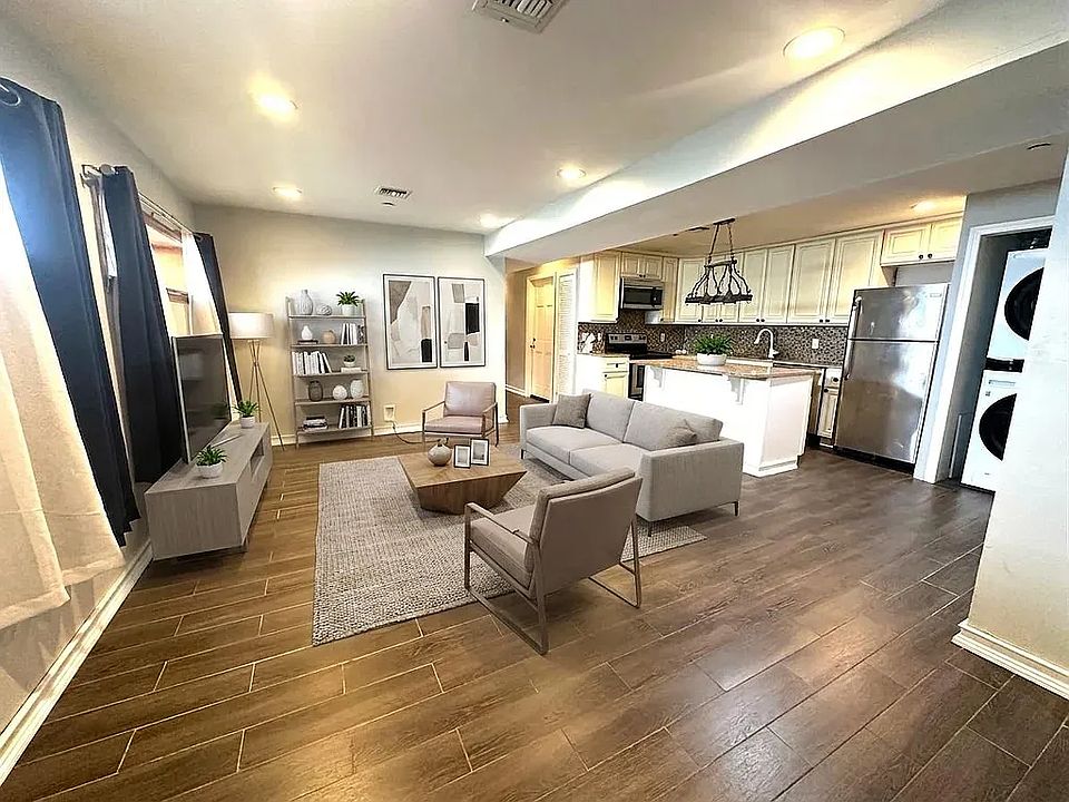1st image of 393 Davis Ave #1