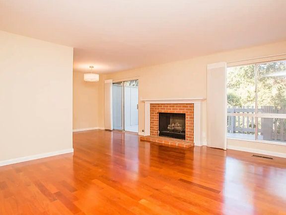 3rd image of 1646 Bayridge Way