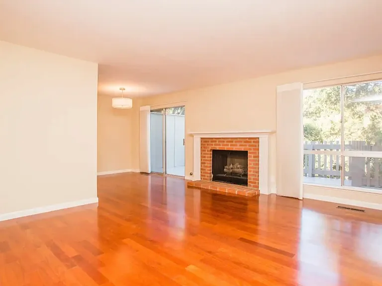 1646 Bayridge Way — Photo 3