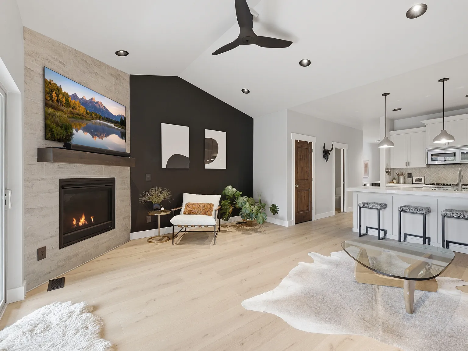 2 bed, 2494 sqft, $5,800 — Photo 3