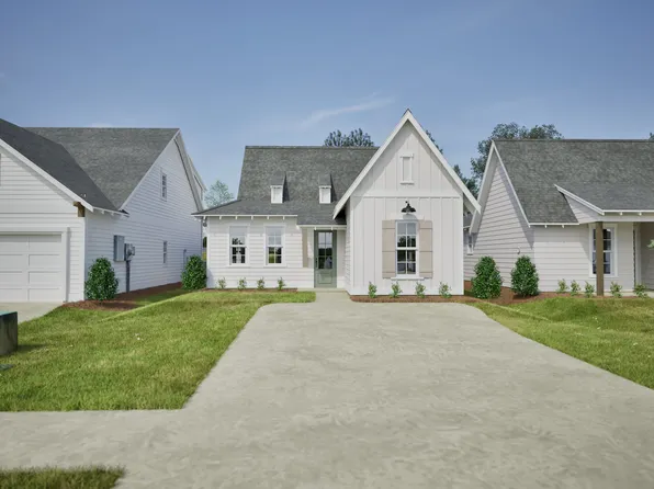 798 Hunters Way, Opelika, AL 36801